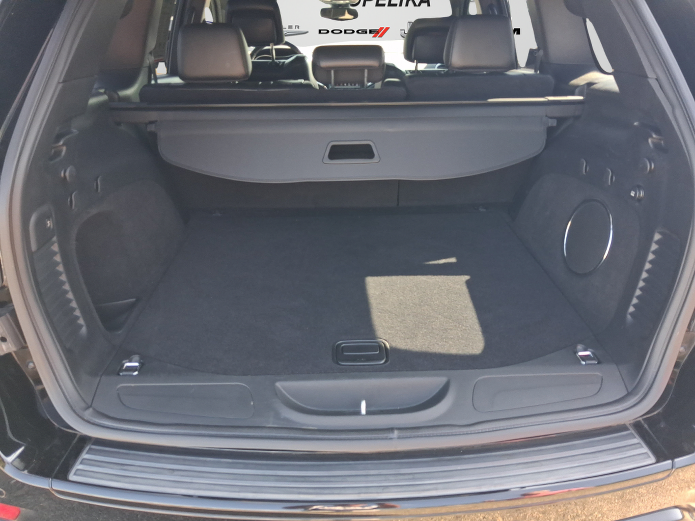 Used 2018 Jeep Grand Cherokee Altitude AWD/4WD image 27