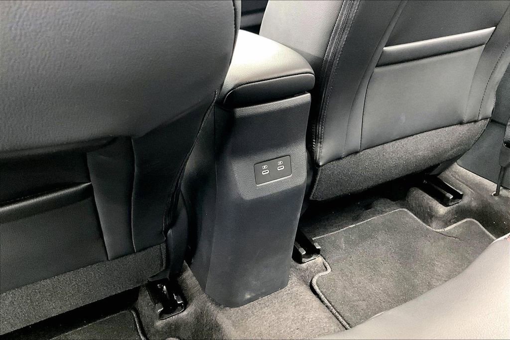 Used 2025 Nissan Kicks SR FWD image 33