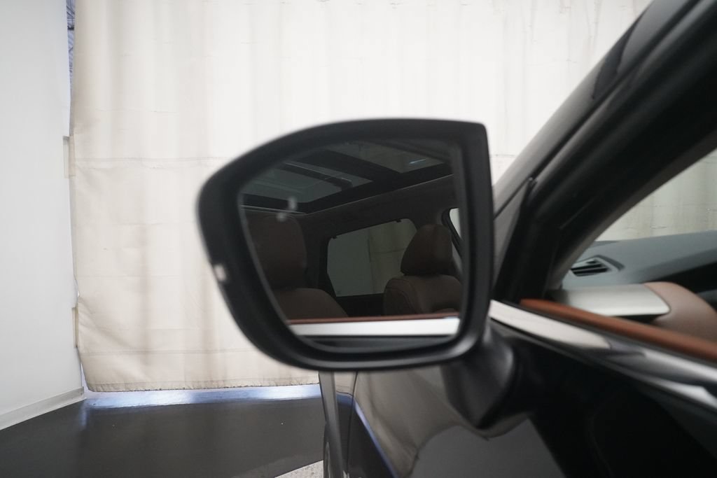 Used 2025 Nissan Pathfinder Platinum AWD/4WD image 25
