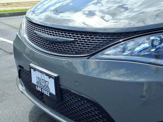 Used 2020 Chrysler Pacifica Touring-L w/ Advanced Safetytec Group AWD/4WD image 29