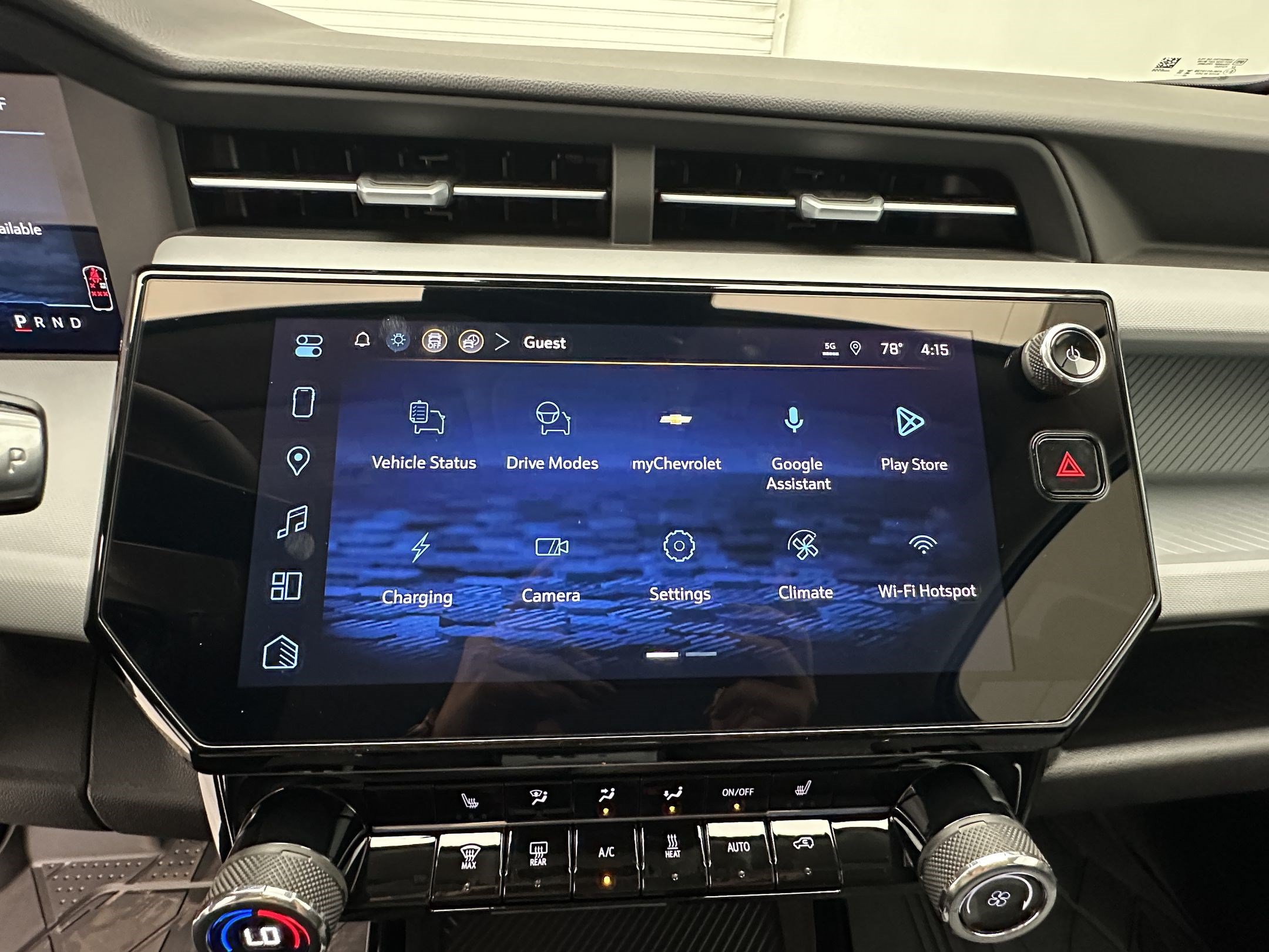New 2027 Chevrolet Bolt LT w/ Comfort Package FWD image 20