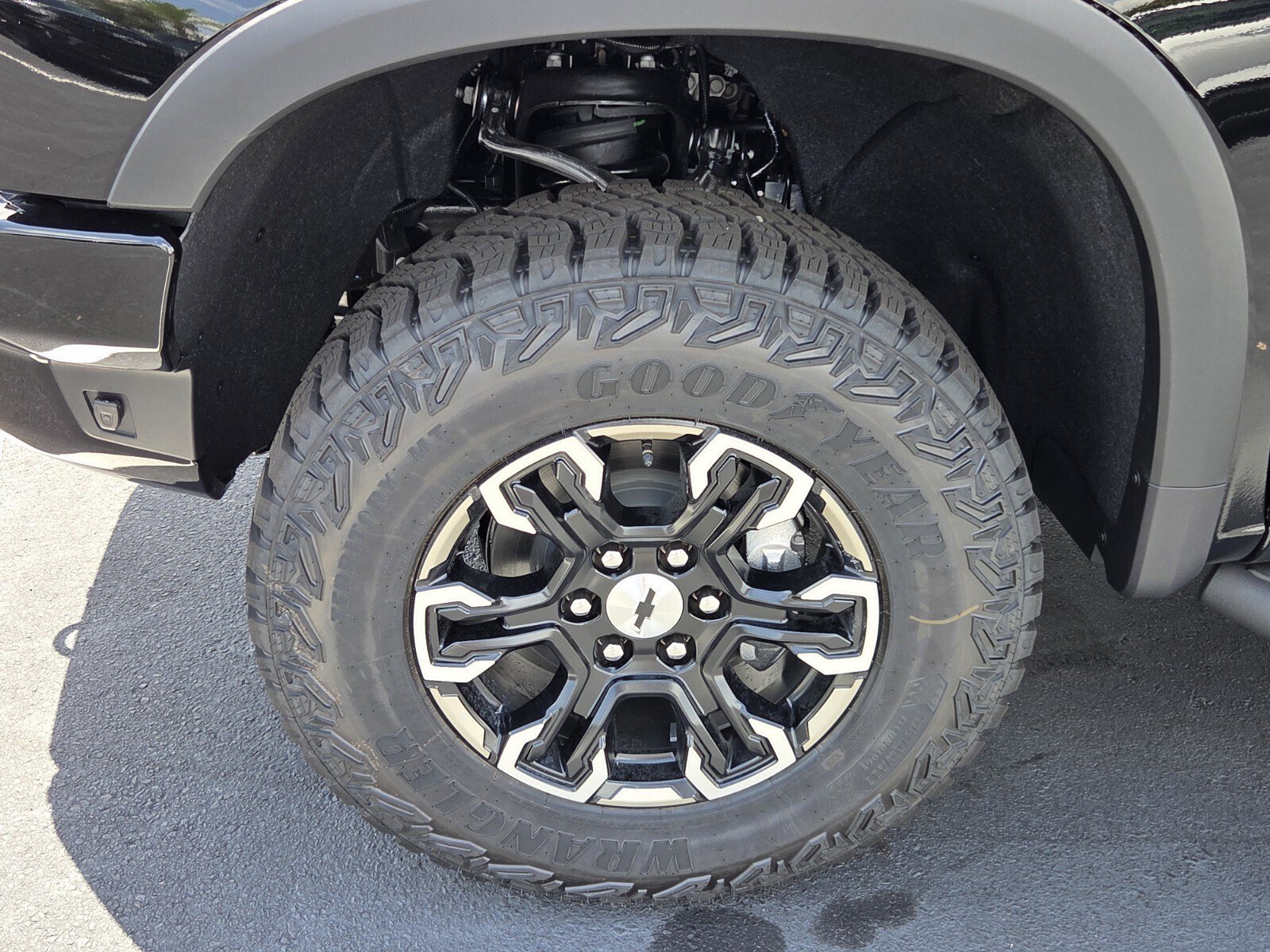 New 2026 Chevrolet Silverado 1500 ZR2 AWD/4WD image 4