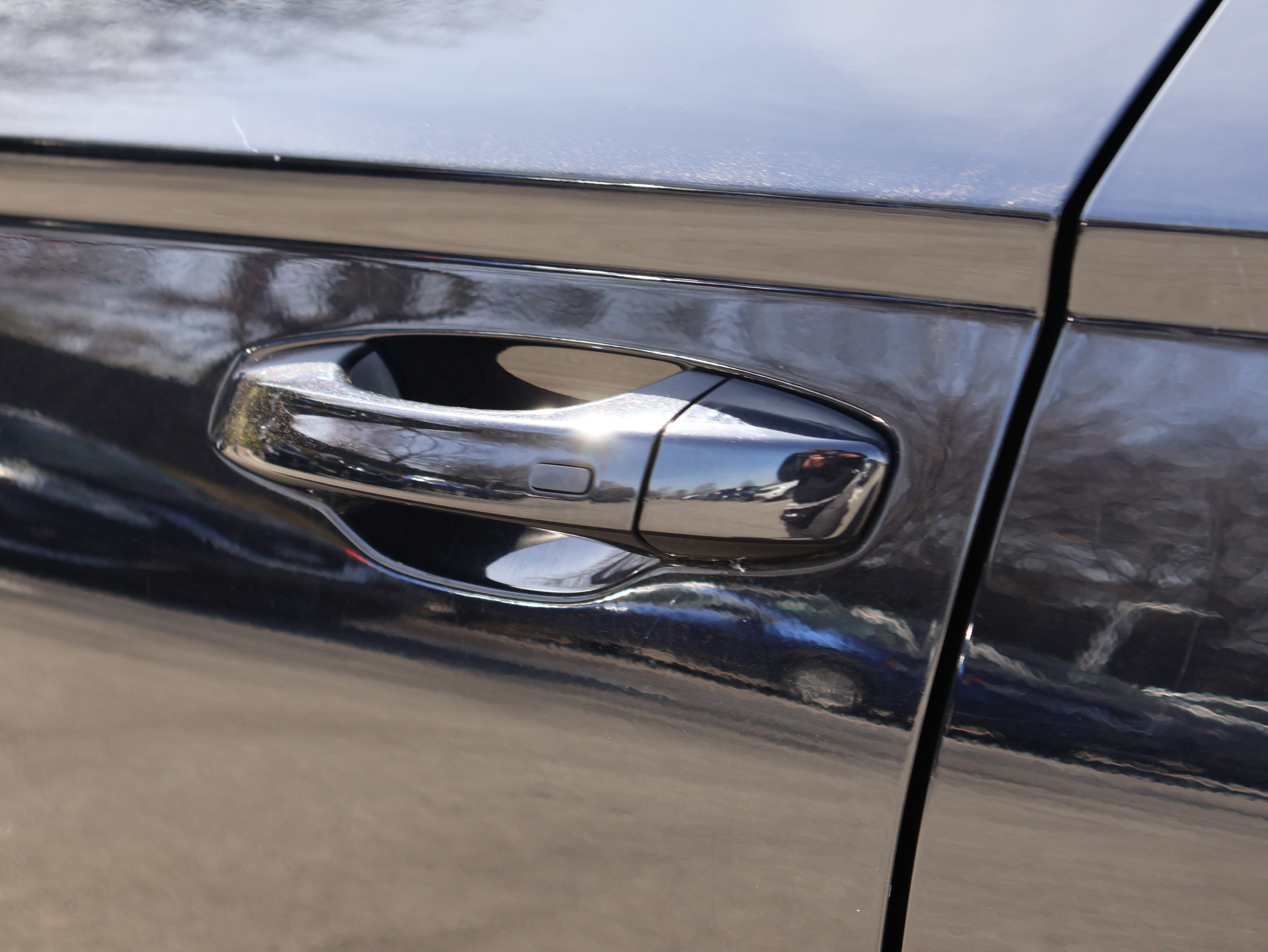 Used 2023 Volkswagen Taos SEL image 23