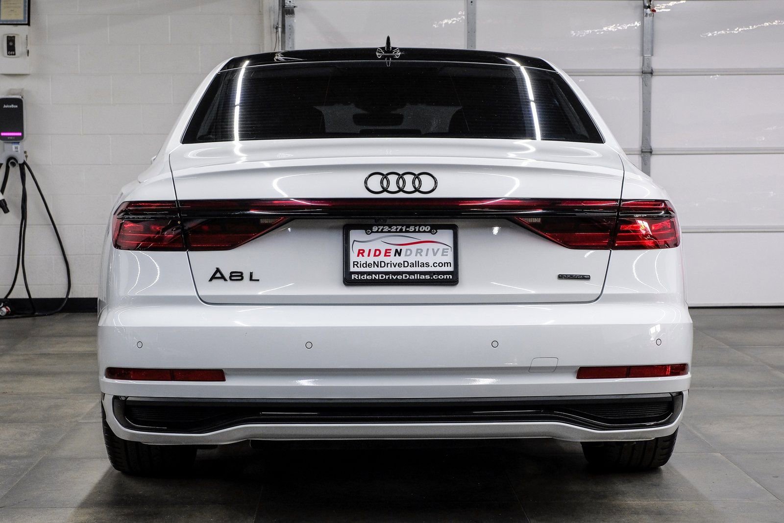 Used 2022 Audi A8 L 3.0T w/ Luxury Package image 17