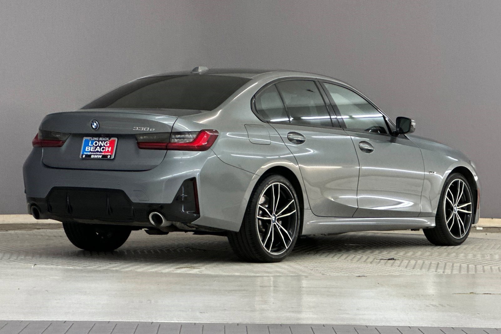Used 2023 BMW 330e w/ M Sport Package image 8