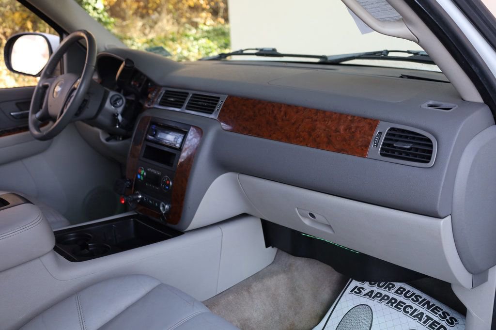 Used 2008 Chevrolet Suburban LT w/ LT Preferred Equipment Group image 25