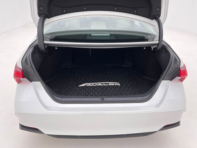 Used 2021 Toyota Avalon XLE w/ Moonroof Package image 23