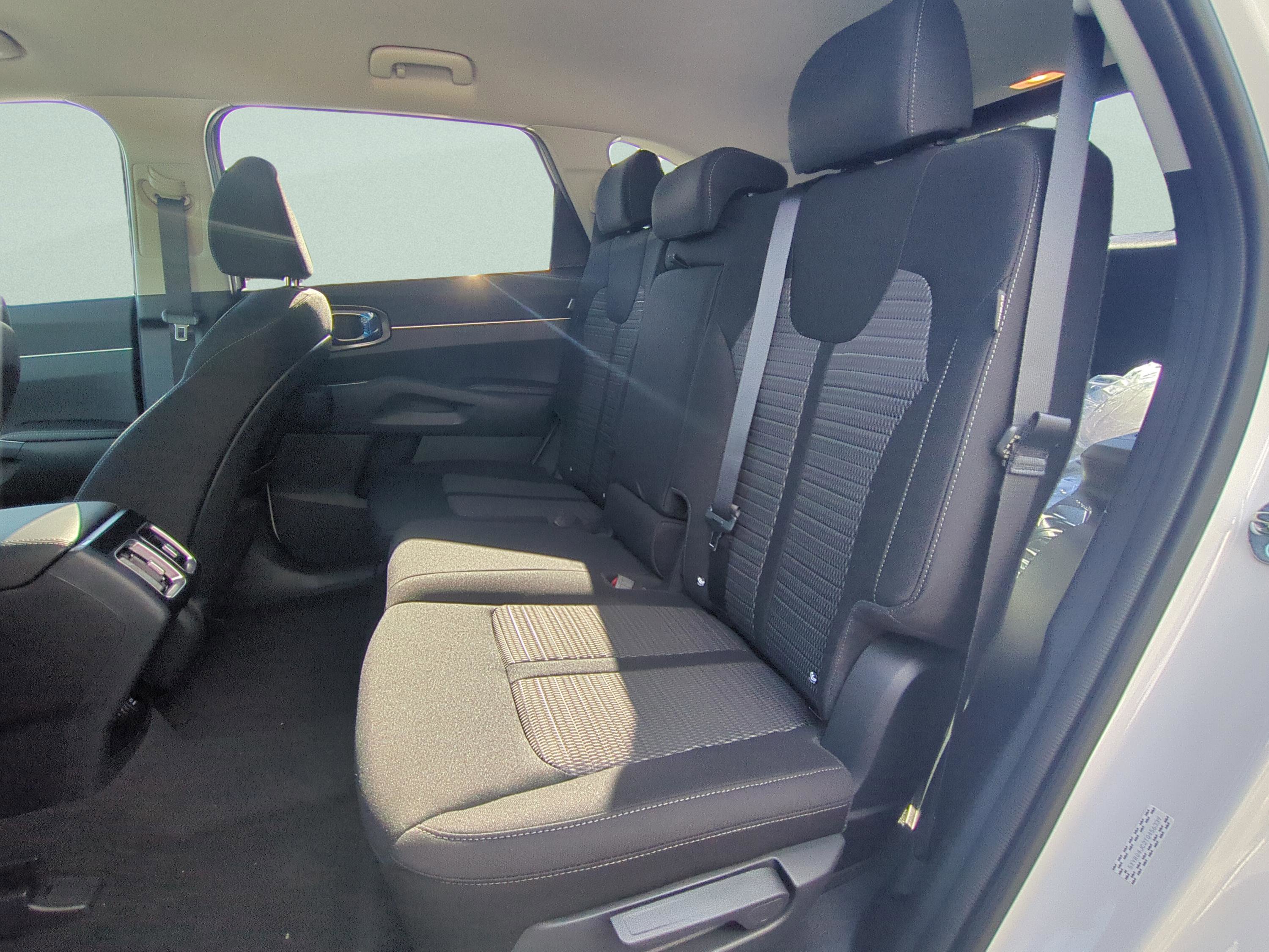 New 2026 Kia Sorento LX FWD image 9