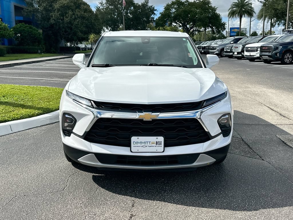 Certified 2025 Chevrolet Blazer LT FWD image 2