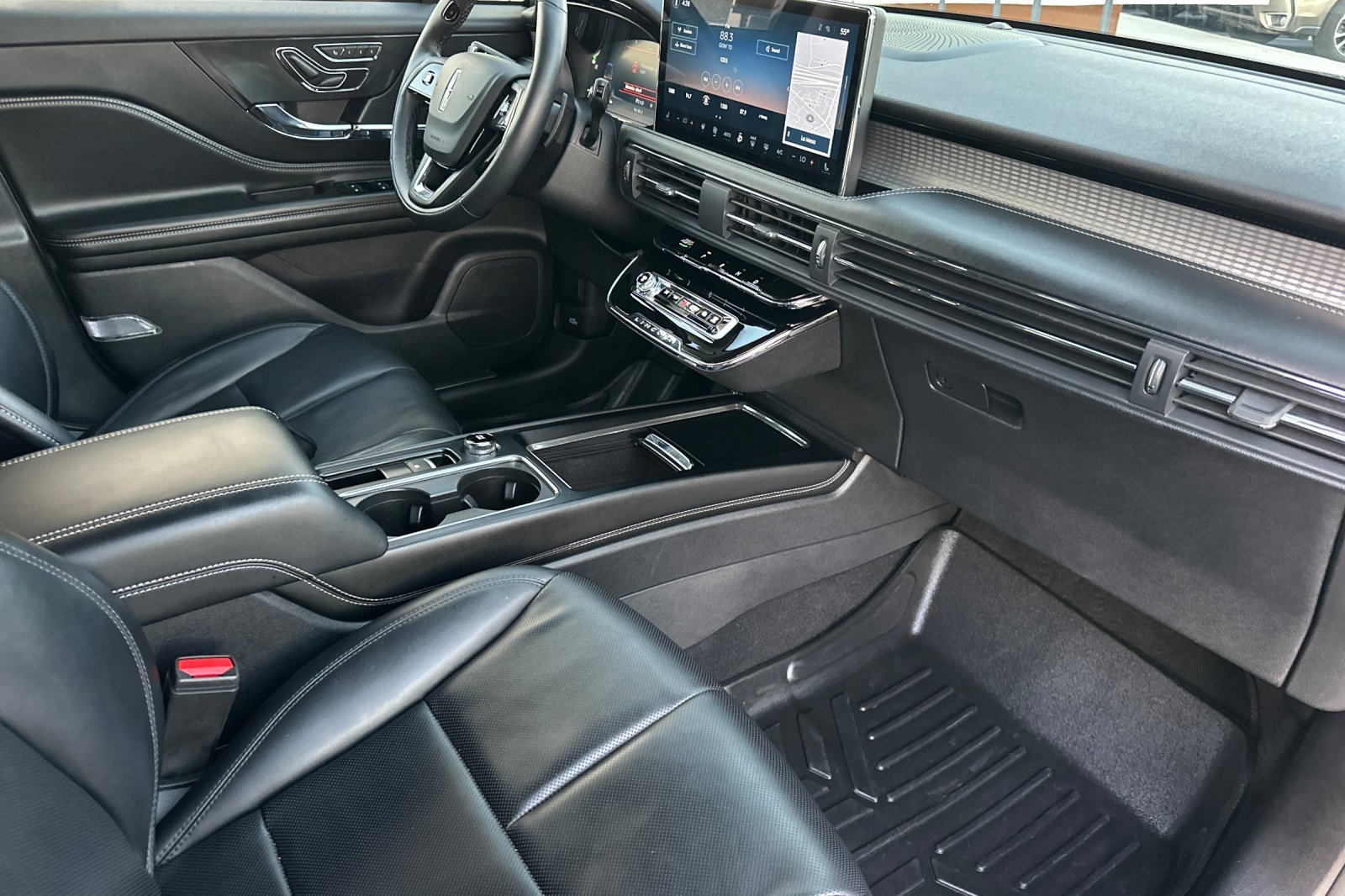 Used 2023 Lincoln Corsair FWD w/ Equipment Group 101A image 15