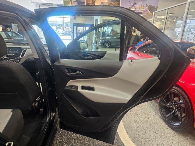 Used 2018 Chevrolet Equinox LS AWD/4WD image 34