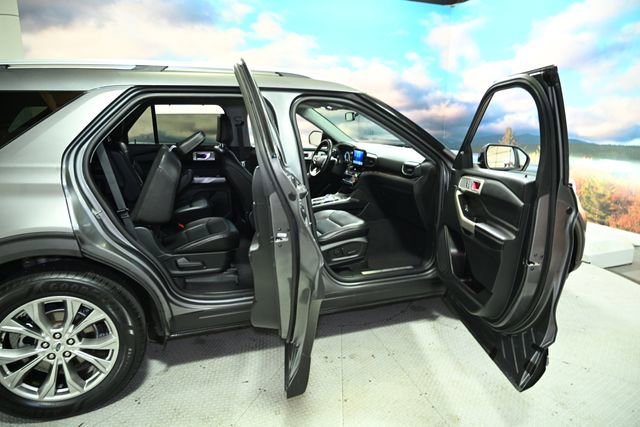 Used 2021 Ford Explorer Limited w/ Equipment Group 301A image 47