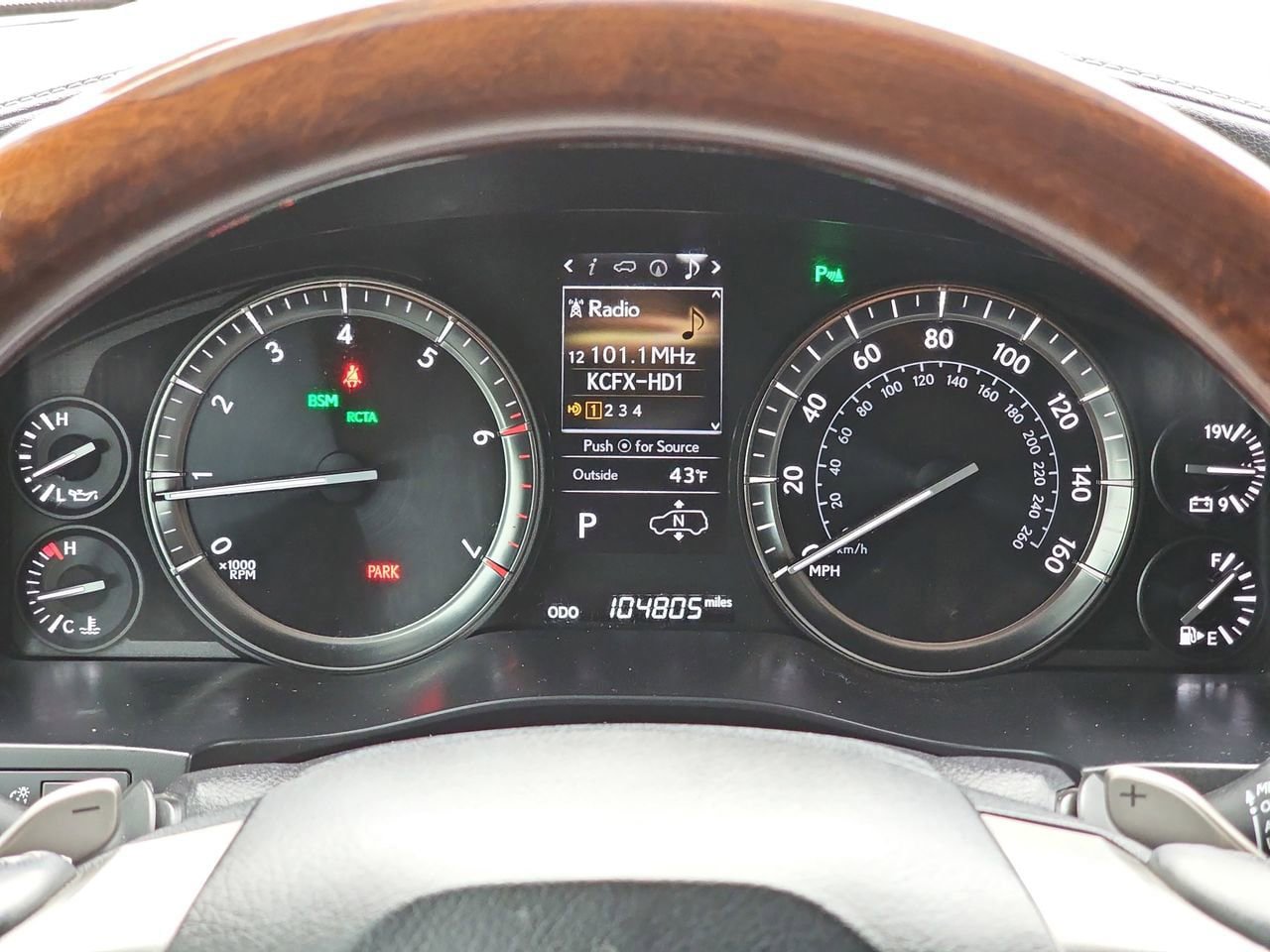 Used 2016 Lexus LX 570 4WD w/ Luxury Package image 25