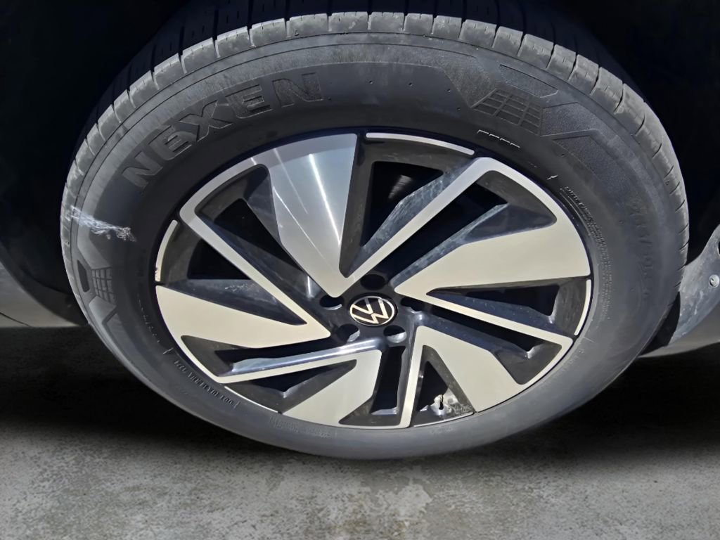 Used 2025 Volkswagen Atlas SE image 18