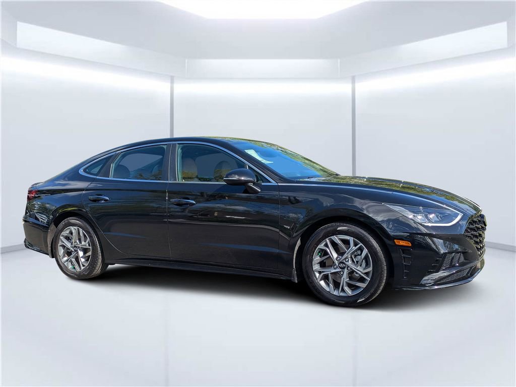 Used 2020 Hyundai Sonata SEL w/ Premium + Sunroof Package FWD image 1
