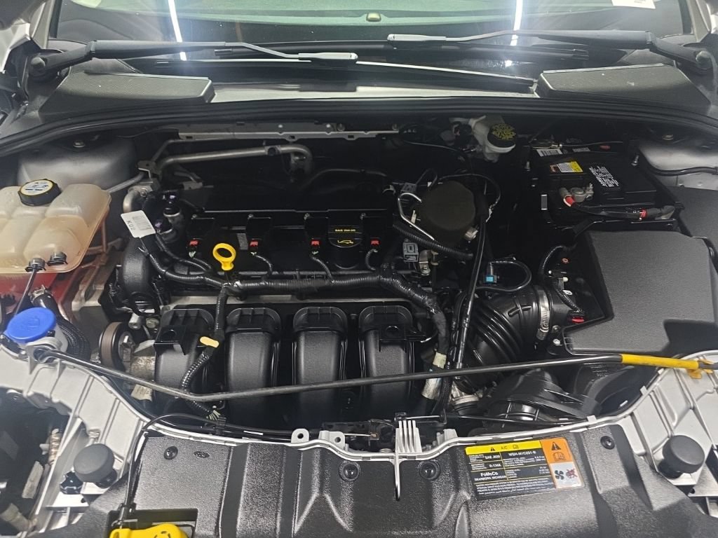 Used 2013 Ford Focus SE w/ SE Winter Pkg FWD image 14
