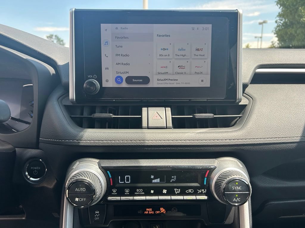 Used 2025 Toyota RAV4 XLE AWD/4WD image 19