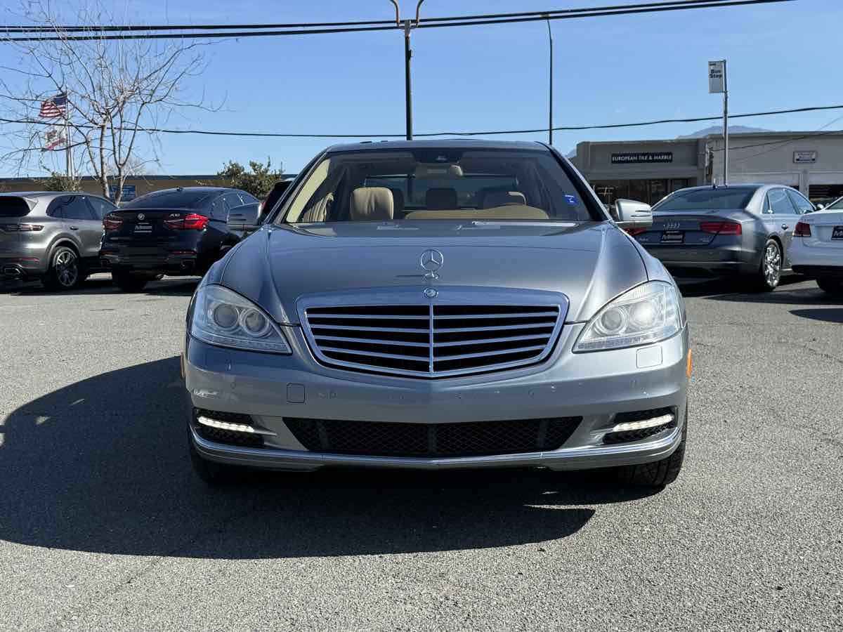 Used 2012 Mercedes-Benz S 550 4MATIC Sedan image 2