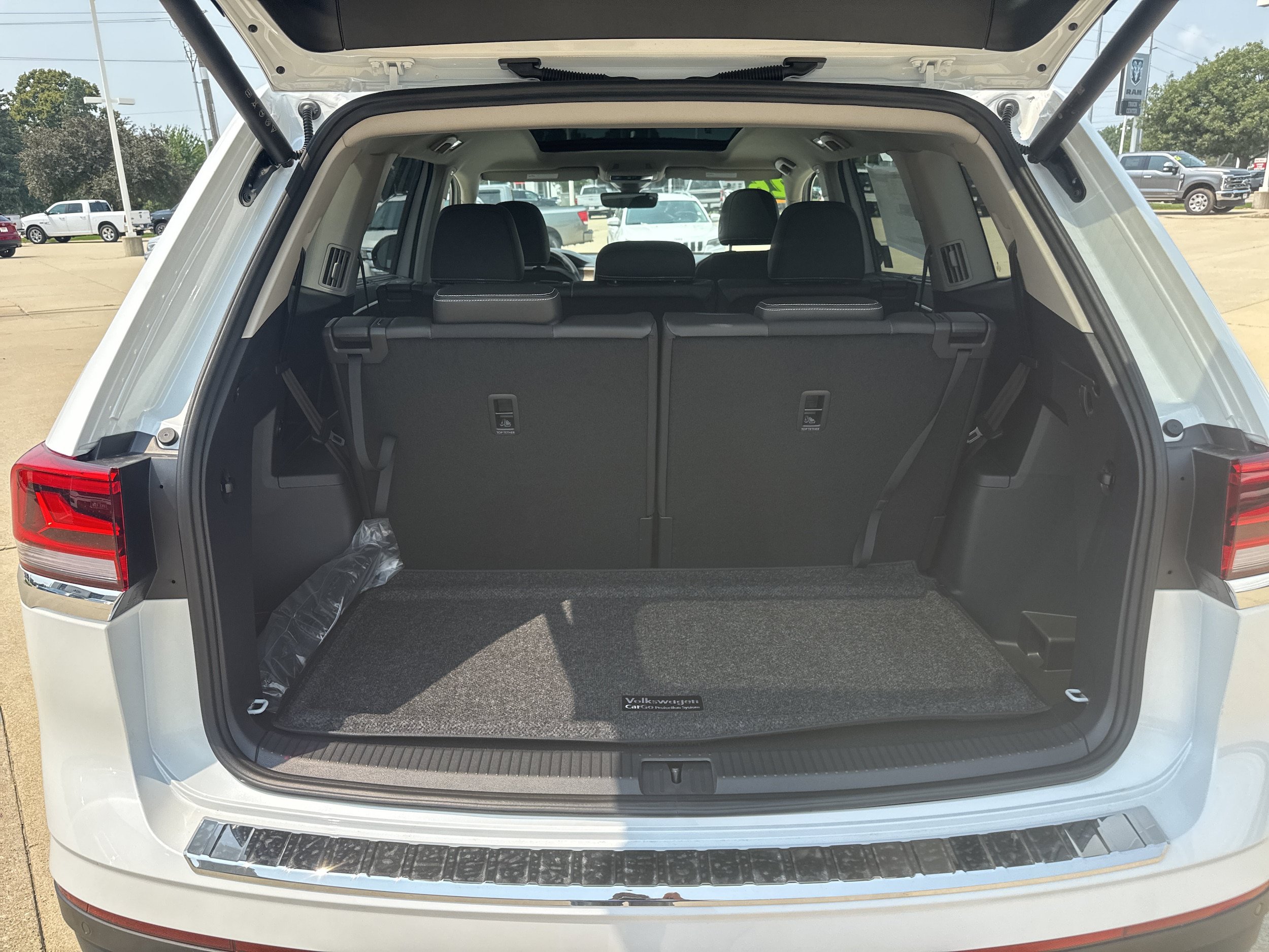 New 2026 Volkswagen Atlas SE AWD/4WD image 11