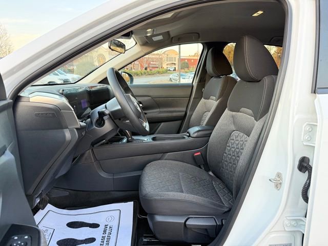 Used 2025 Nissan Kicks SV FWD image 13