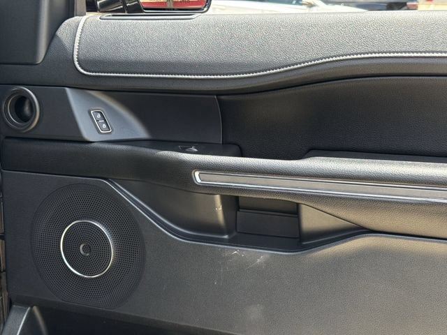 Used 2019 Ford Expedition XLT w/ Equipment Group 202A RWD image 29