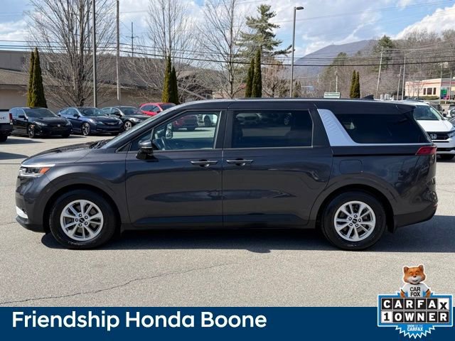 Used 2022 Kia Carnival LX image 8