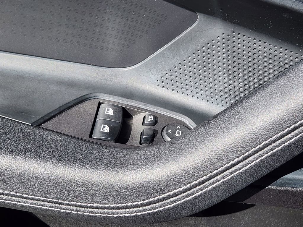 Used 2024 BMW 230i xDrive 230i xDrive w/ Convenience Package image 4