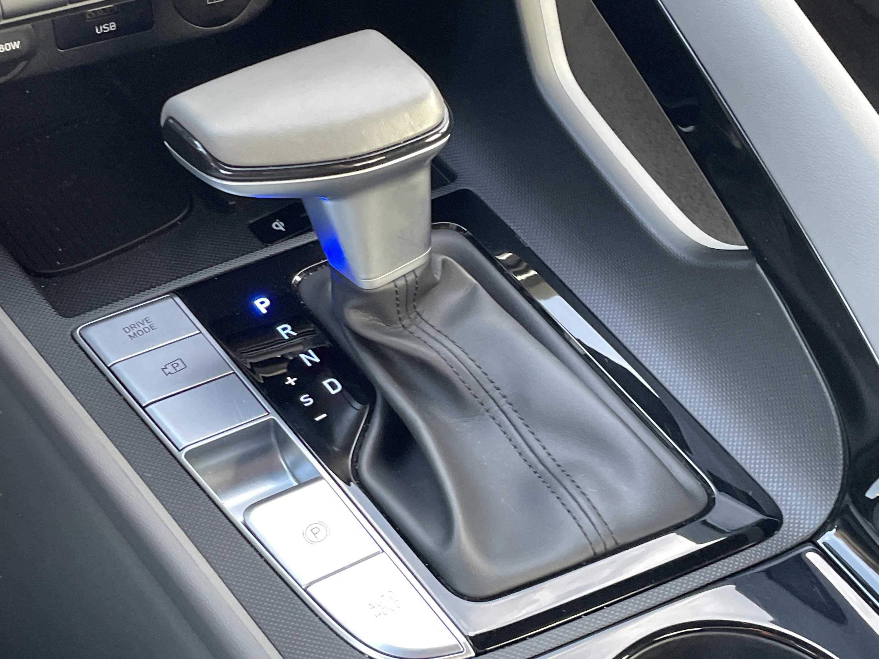 Used 2025 Hyundai Elantra SEL image 18