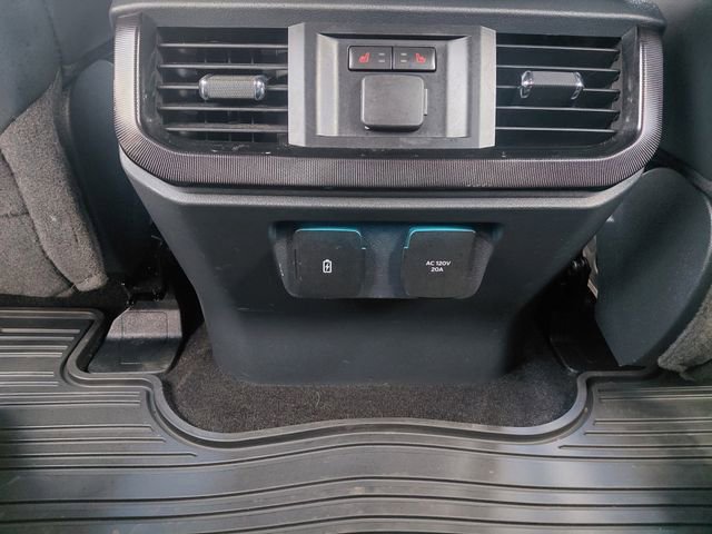 Certified 2022 Ford F150 Lightning Platinum image 17