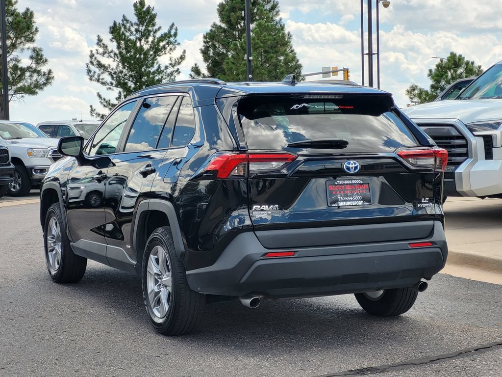 Used 2024 Toyota RAV4 LE AWD/4WD image 6