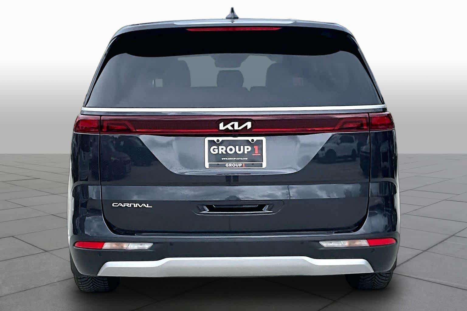 Certified 2023 Kia Carnival LX FWD image 5