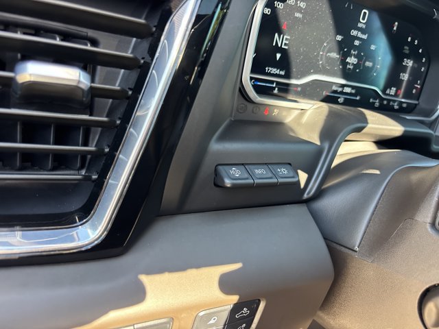 Used 2023 GMC Sierra 1500 Denali w/ Denali Reserve Package AWD/4WD image 28