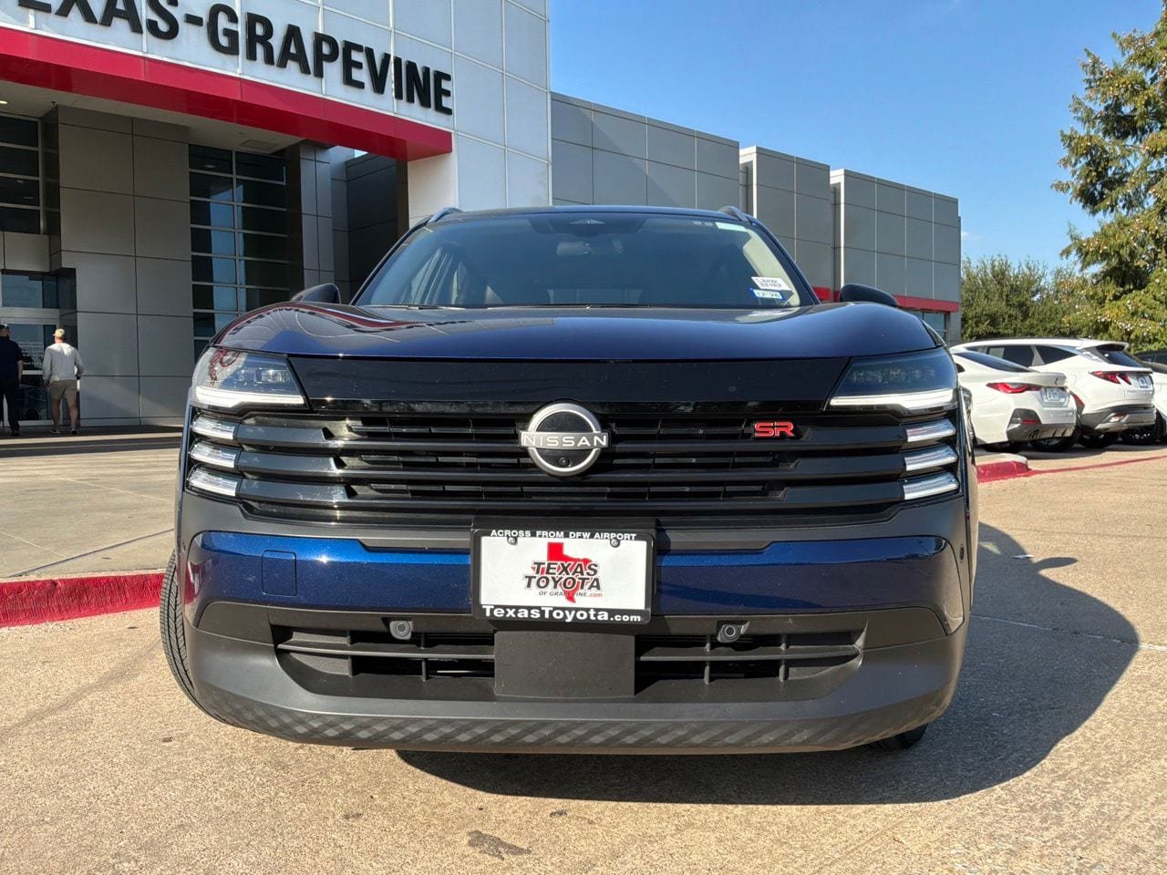 Used 2026 Nissan Kicks SR FWD image 3