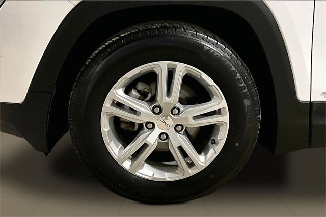 Used 2023 GMC Terrain SLE image 9