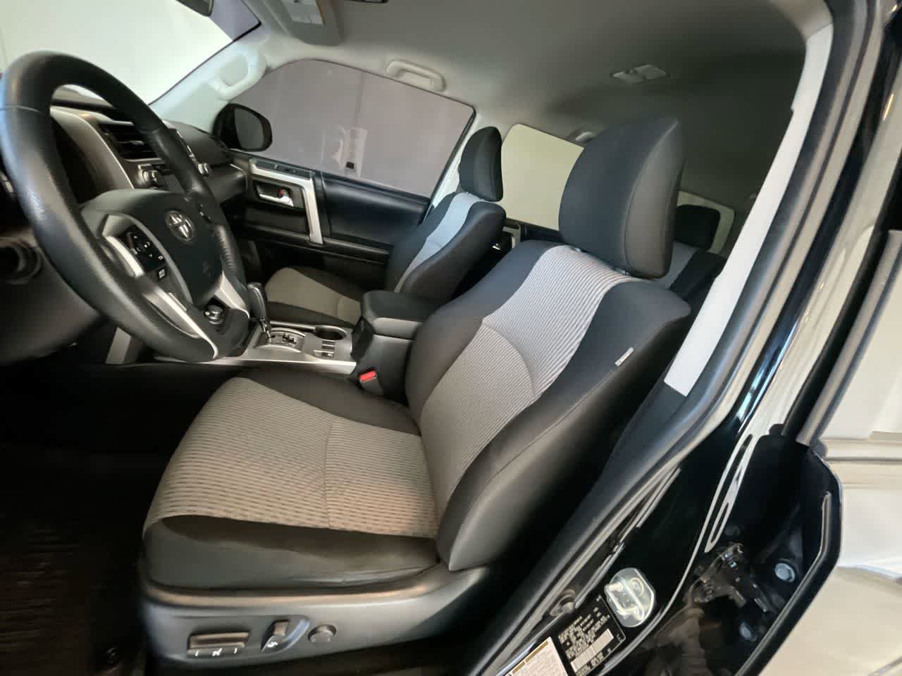 Used 2018 Toyota 4Runner SR5 AWD/4WD image 11