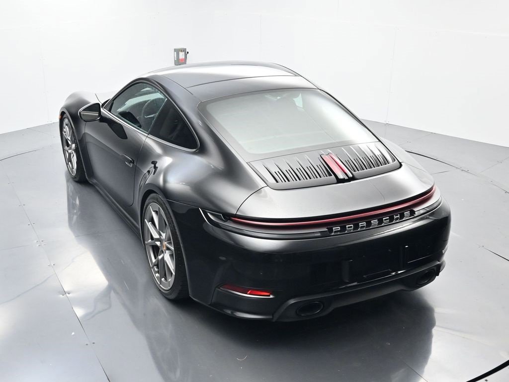 Used 2025 Porsche 911 Carrera image 31