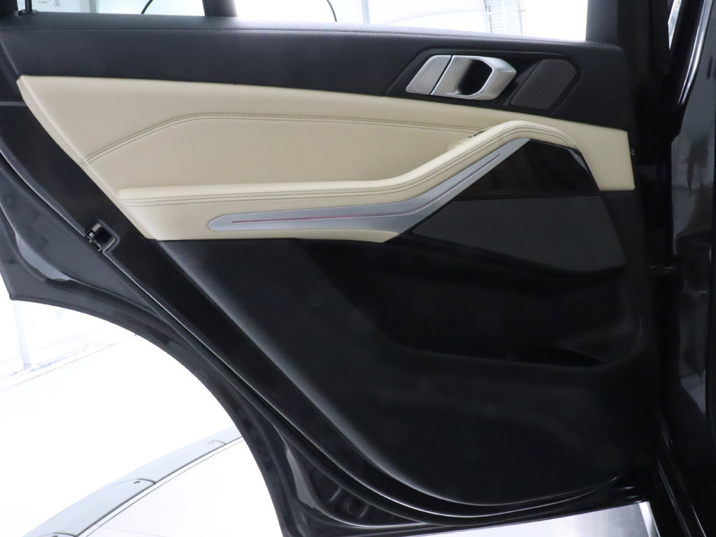 Used 2021 BMW X5 sDrive40i w/ Premium Package RWD image 36