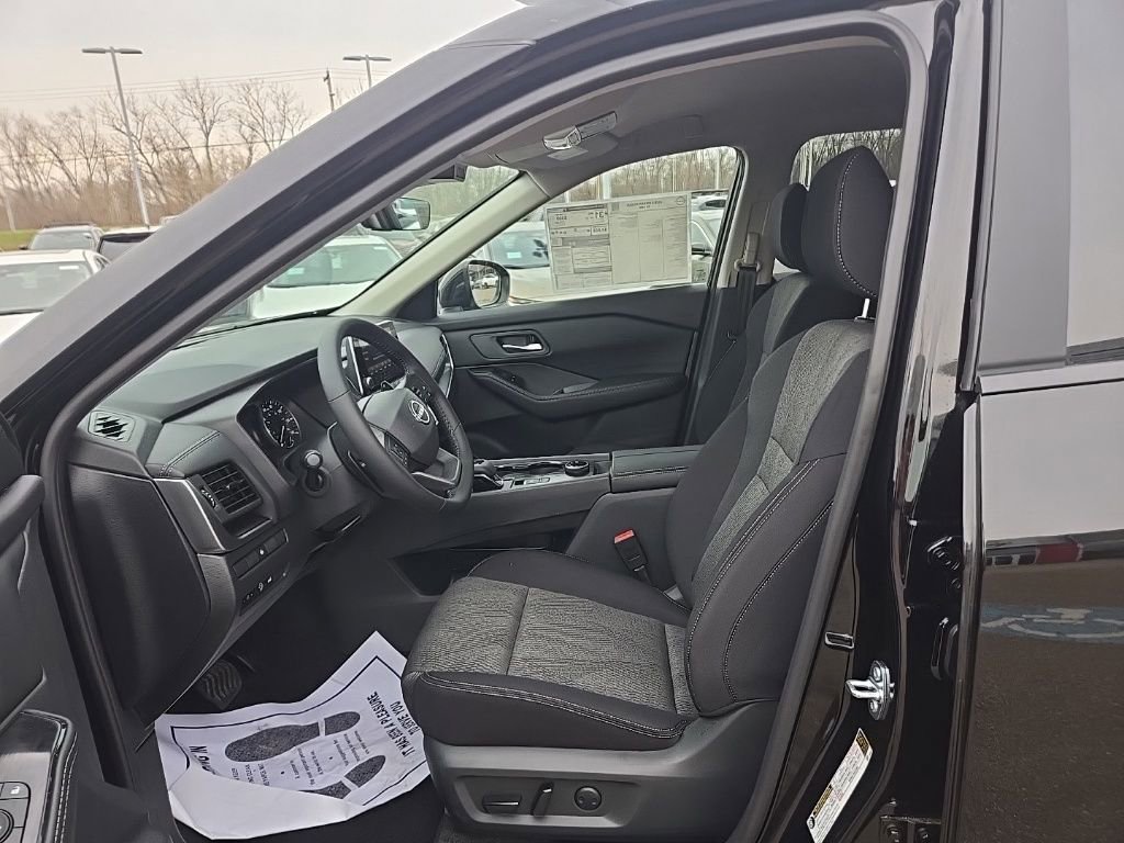 New 2026 Nissan Rogue SV w/ Cold Weather Package AWD/4WD image 10
