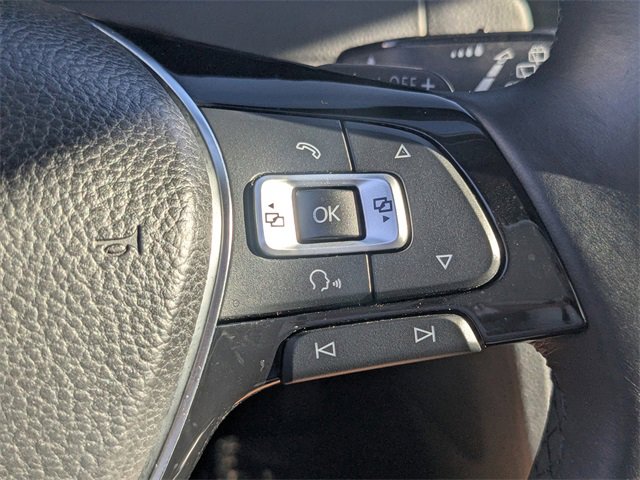 Used 2015 Volkswagen Golf TDI S image 25