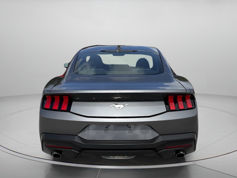 Used 2024 Ford Mustang Coupe RWD image 4