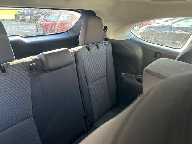 Used 2023 Toyota Highlander L FWD image 17