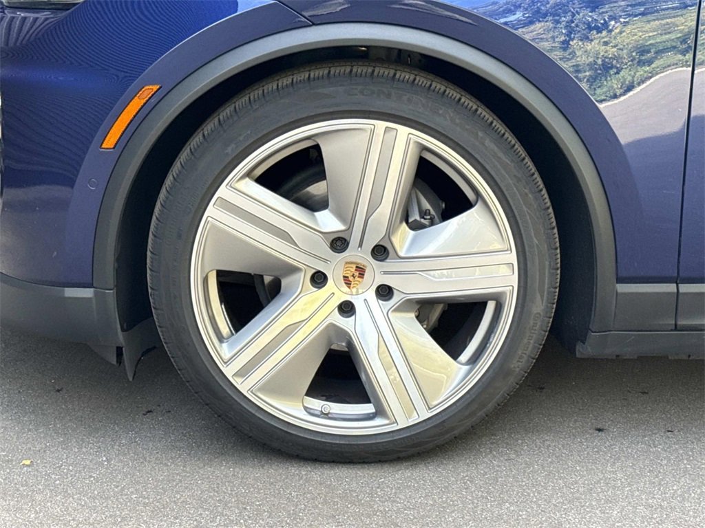 Used 2024 Porsche Macan 4 Electric image 21