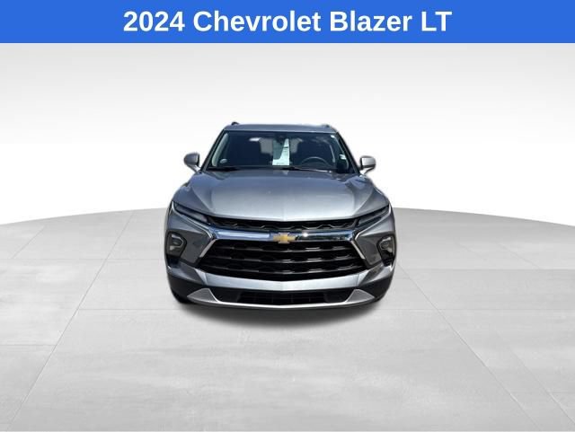 Used 2024 Chevrolet Blazer LT w/ Convenience Package FWD image 2