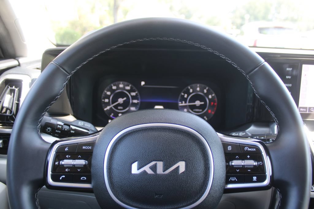Certified 2023 Kia Sorento SX AWD/4WD image 27