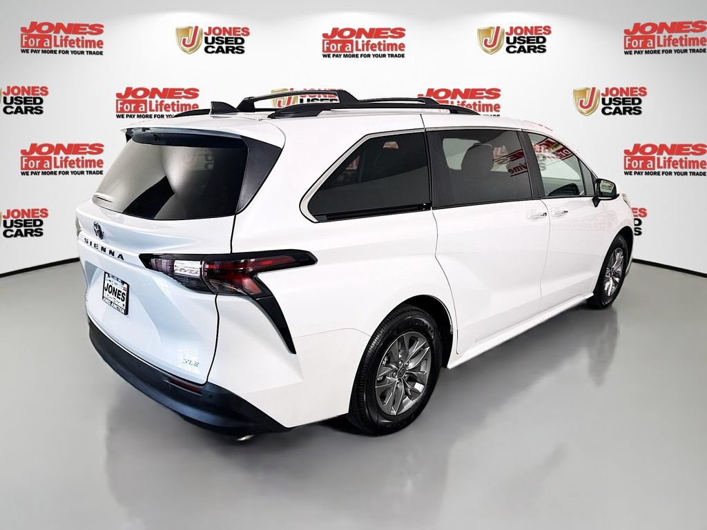 Certified 2025 Toyota Sienna XLE AWD/4WD image 17