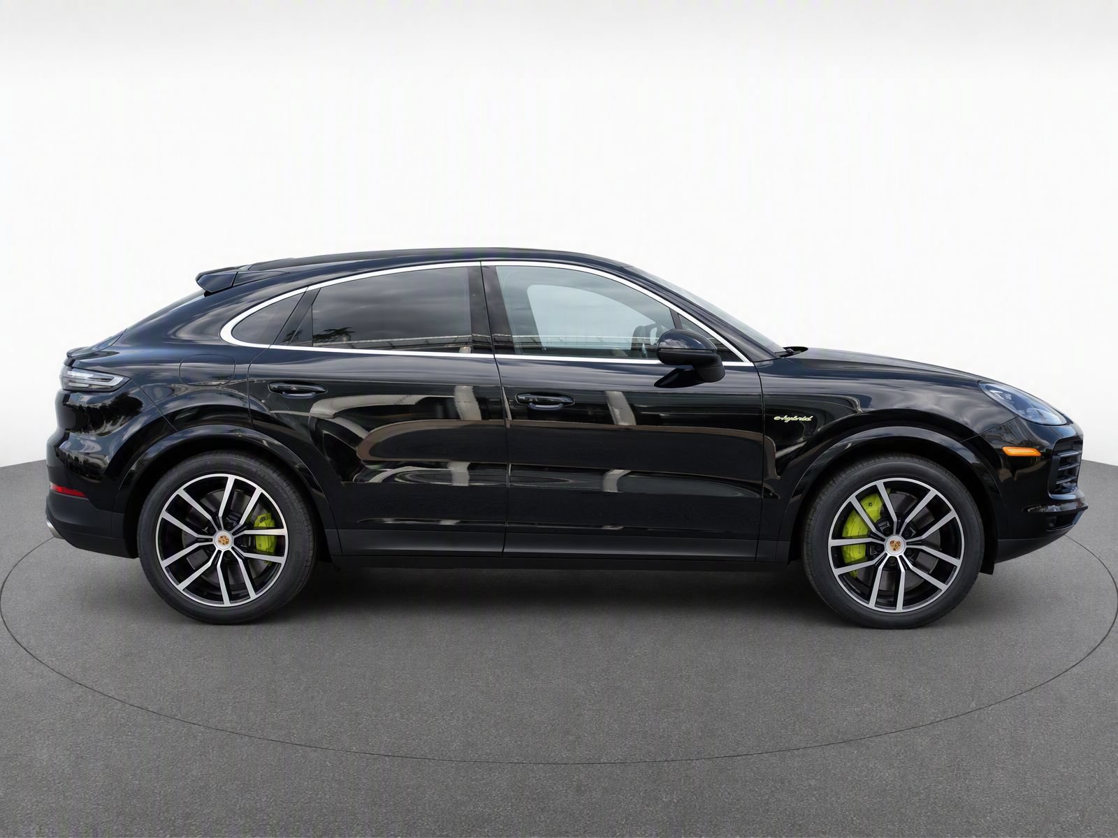 Certified 2026 Porsche Cayenne E-Hybrid Coupe AWD/4WD image 8