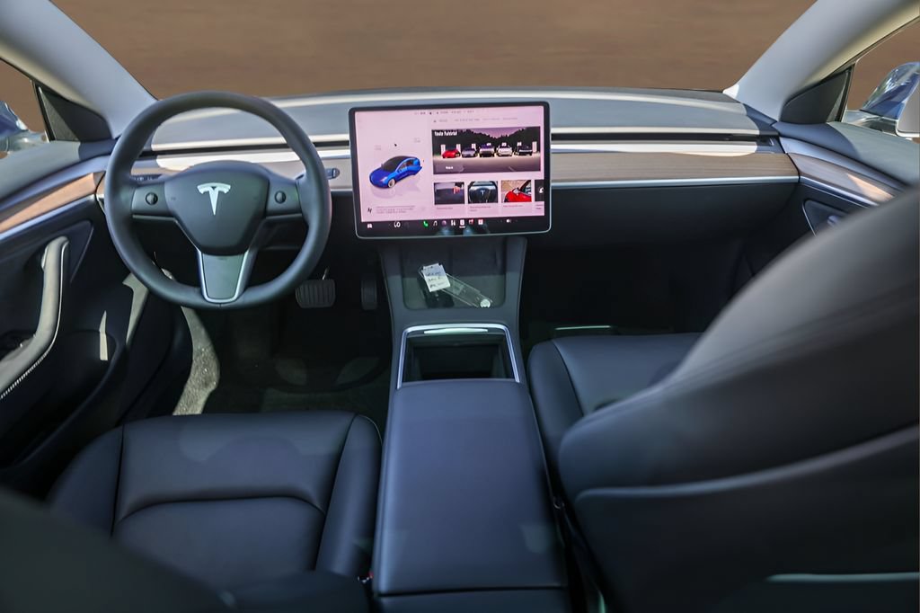 Used 2023 Tesla Model 3 Standard Range RWD image 23