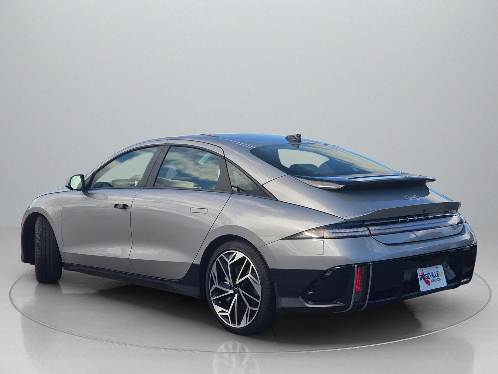 Used 2023 Hyundai Ioniq 6 SEL image 5