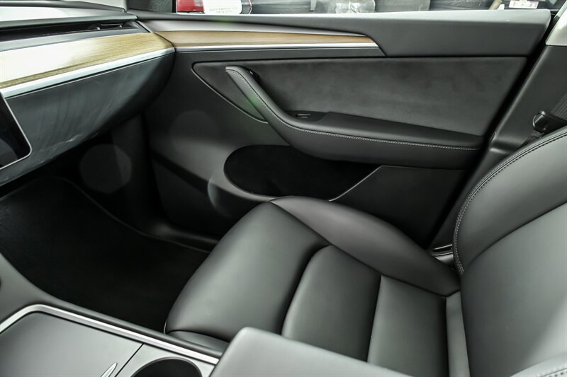 Used 2023 Tesla Model Y Long Range AWD/4WD image 33