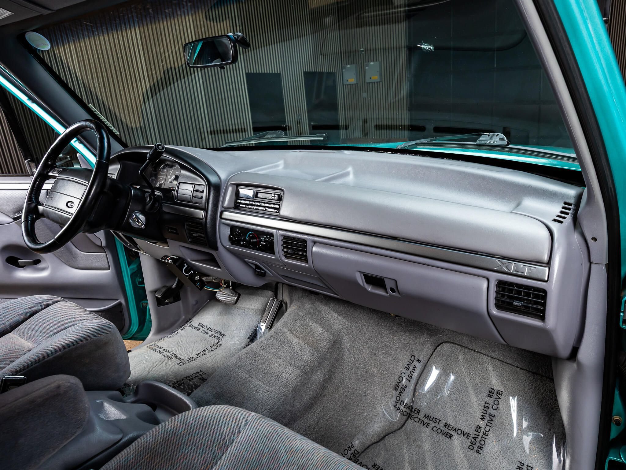 Used 1995 Ford Bronco XLT AWD/4WD image 16